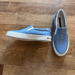 Tommy Hilfiger slip on sneakers, size 6